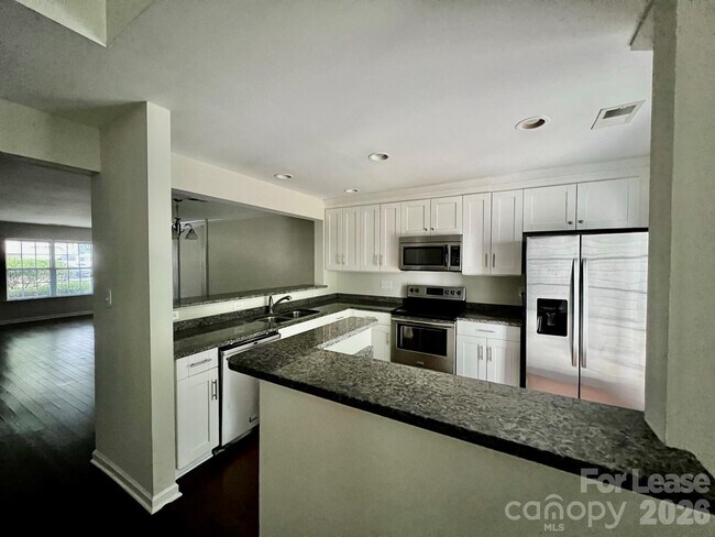 Foto del edificio - 8433 Southgate Commons Dr