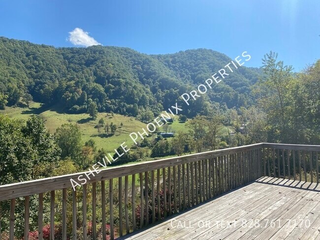 Foto del edificio - 16 Myers Mountain Road