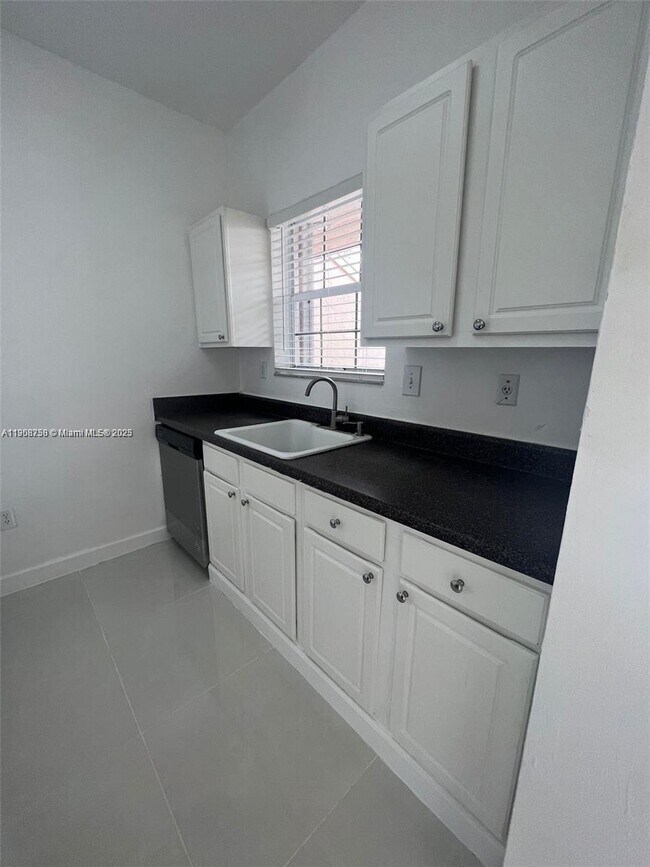 Foto del edificio - 2001 NW 96th Terrace