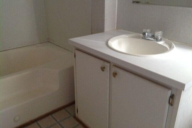 Foto del edificio - 502 Wayside Dr