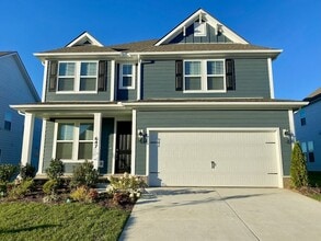 Building Photo - 647 Conifer Dr