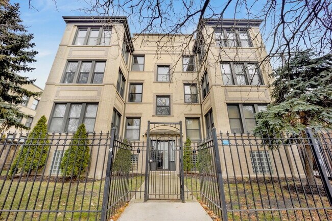 Building Photo - 4817 N Kimball Ave