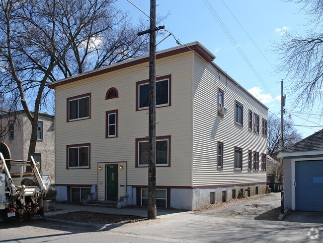 Foto del edificio - 807 West 25th Street