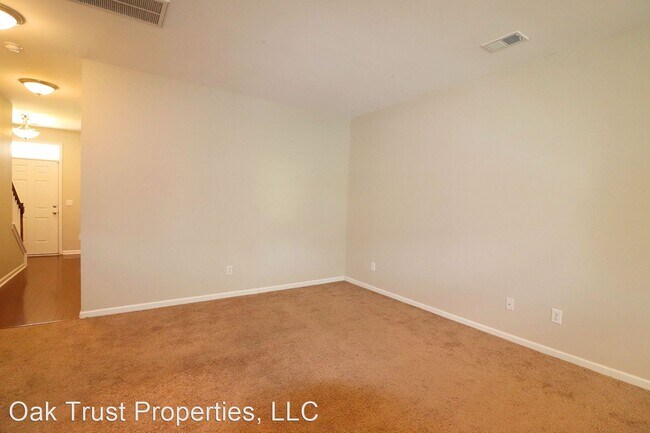 Building Photo - 3 br, 2.5 bath House - 2509 Stadium Dr.