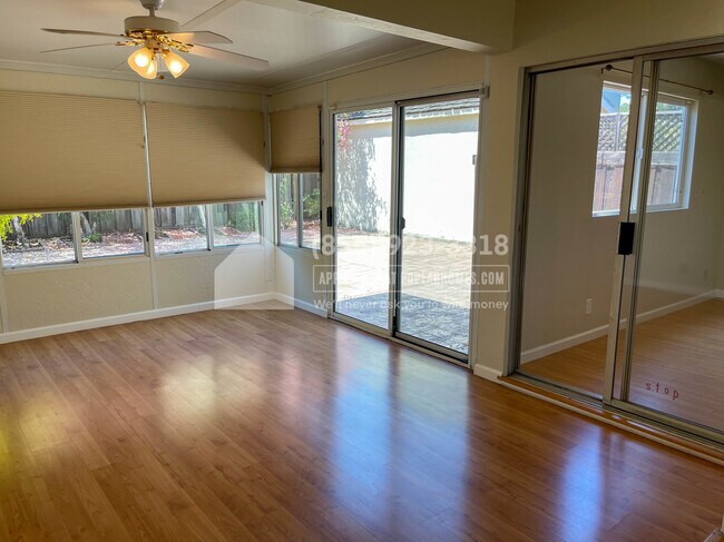 Foto del edificio - 798 Londonderry Dr