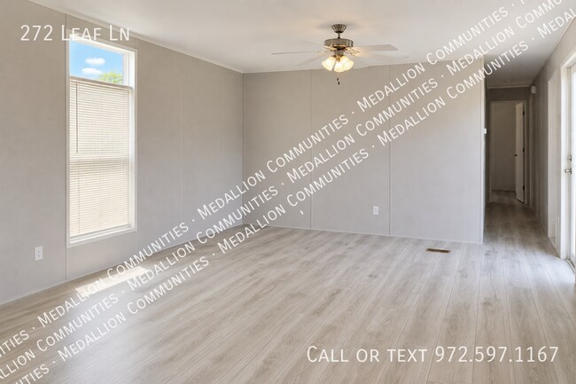 Foto del edificio - 272 Leaf Ln
