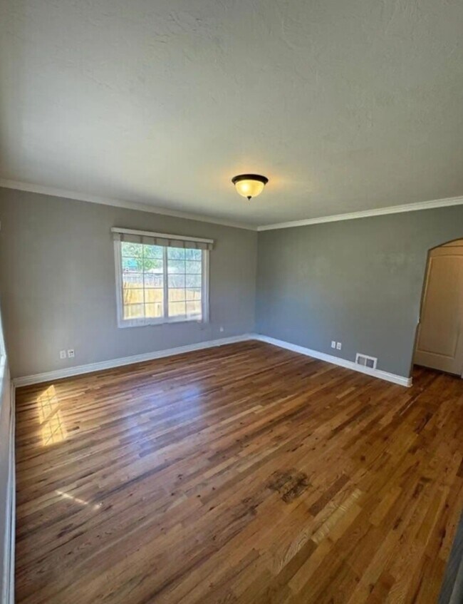 Foto del edificio - 3425 Owen St