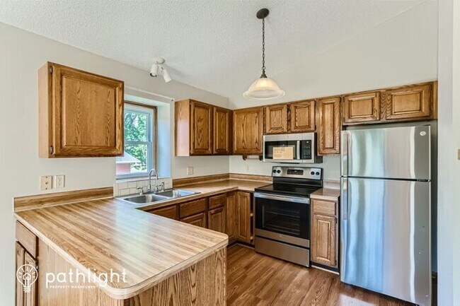 Foto del edificio - 4247 Trenton Road, Eagan, MN, 55123