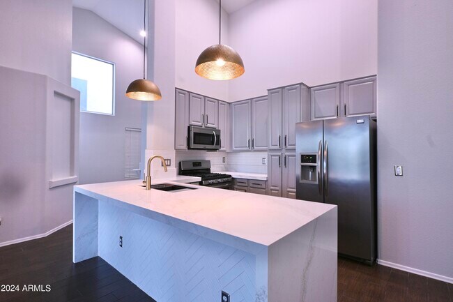 Foto del edificio - 7580 E Earll Dr