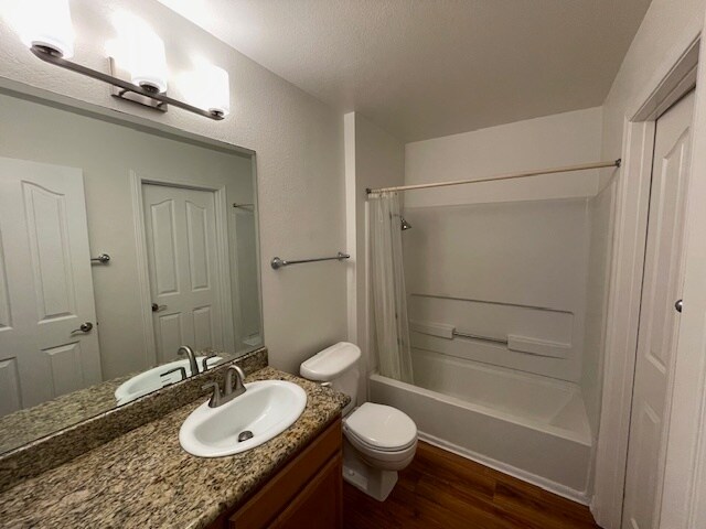 Building Photo - 15062 Avenida Venusto
