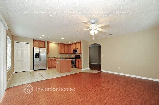 Foto del edificio - 3328 Thistledown Ln