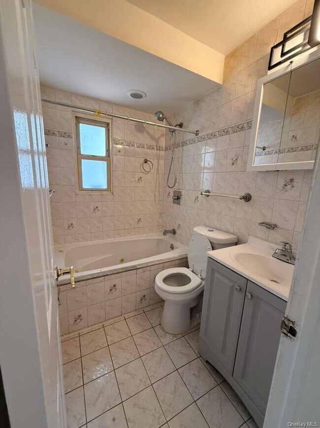 Foto del edificio - 120-54 194th St