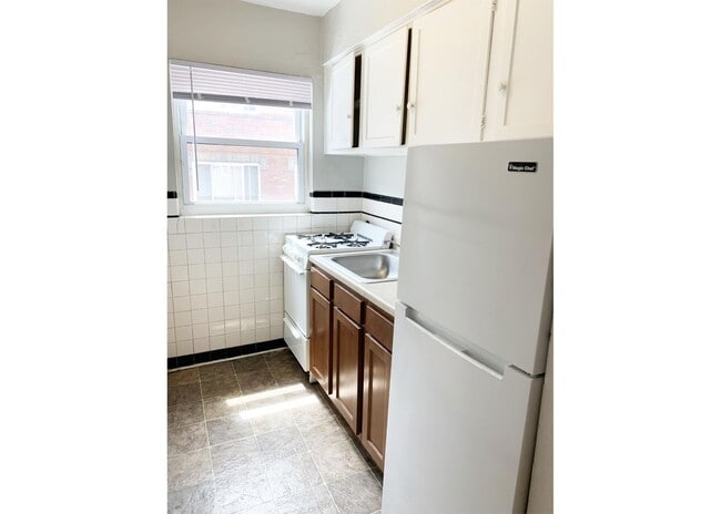 Foto del edificio - 950 Ludlow Ave