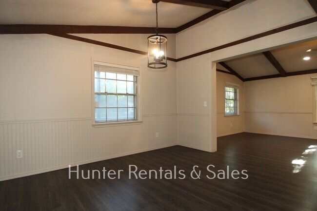 Building Photo - Won't Last!