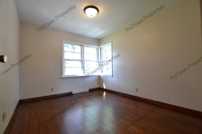 Building Photo - 521 Elmwood Ave