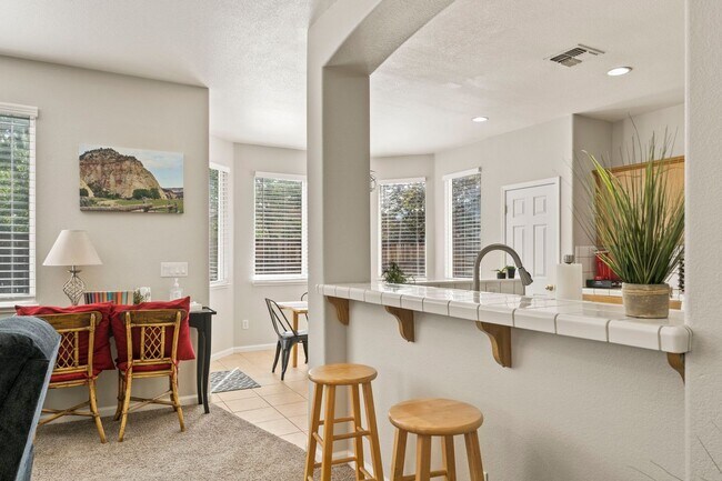 Foto del edificio - Effortless Living Starts Here — Just Bring Your Suitcase and Step Into Comfort