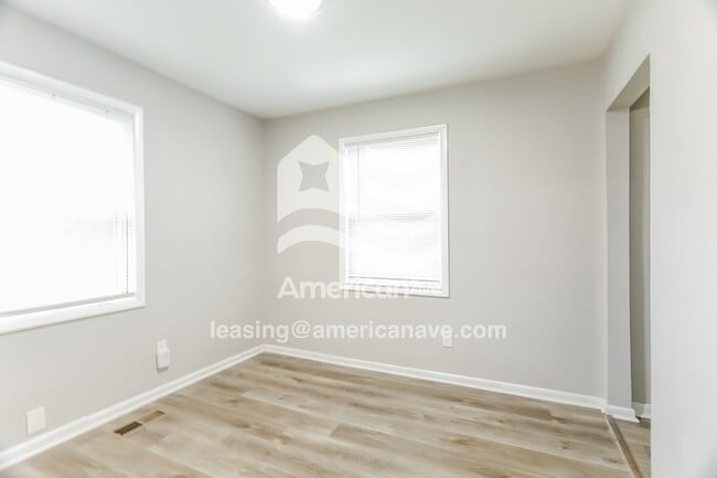 Foto del edificio - 716 84th Pl S