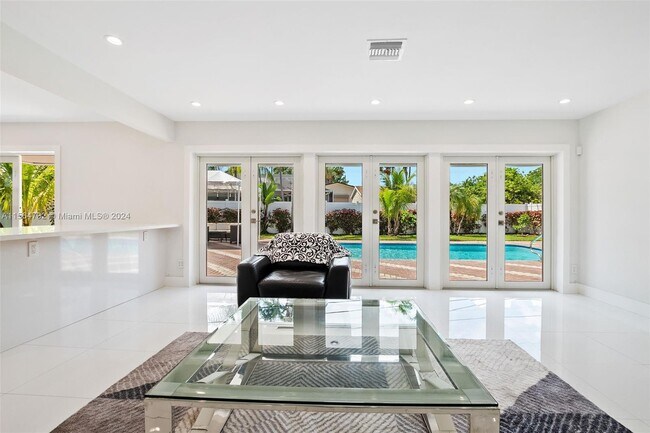 Foto del edificio - 21100 Highland Lakes Blvd