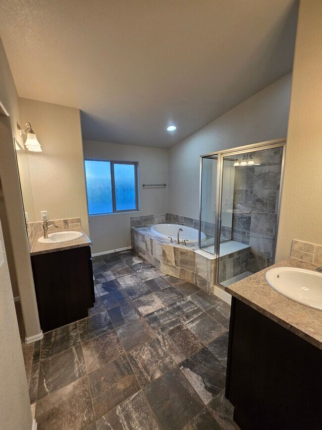 Foto del edificio - 1058 E Ranch Dr