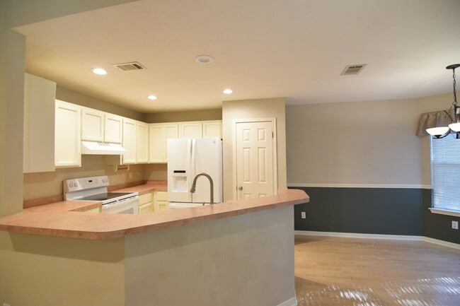 Building Photo - 2113 Rawhide Trail