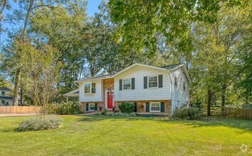 Building Photo - 8719 Badger Dr