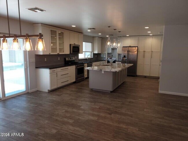 Foto del edificio - 2821 E Cortez St