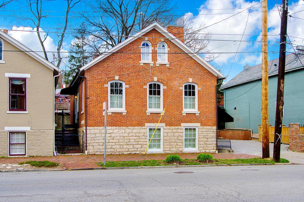 Primary Photo - 647 S 3rd St