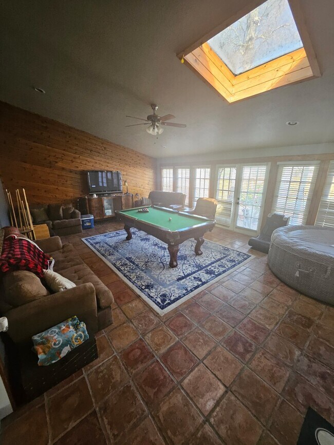 Foto del edificio - 1844 Rollingwood Dr