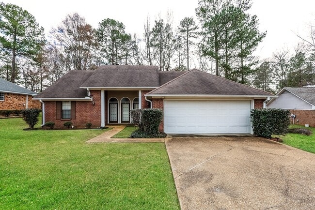 Building Photo - 110 Formosa Dr Building Photo - 110 Formosa Dr