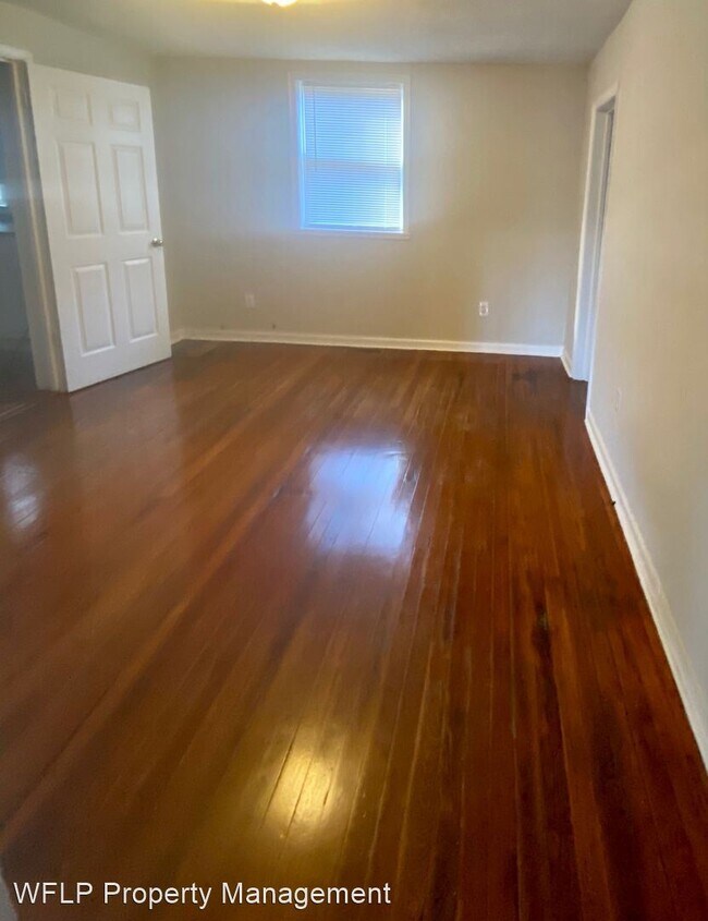 Building Photo - 3 br, 1.5 bath House - 2215 Carroll Ave