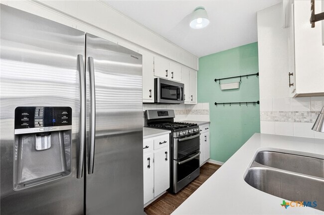 Foto del edificio - 8408 Maine Dr