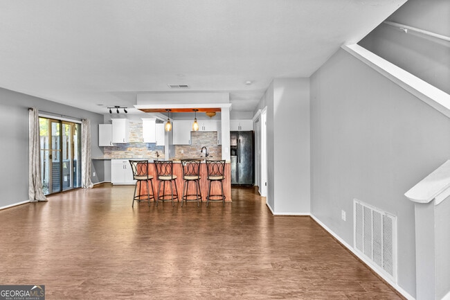 Foto del edificio - 143 Twiggs Corners