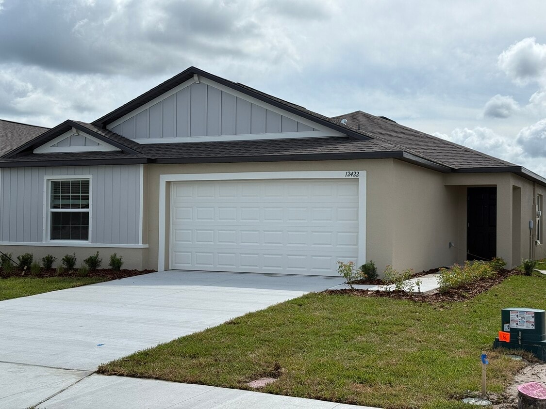 Photo - 12422 radiant crystal rose (Parrish, FL)