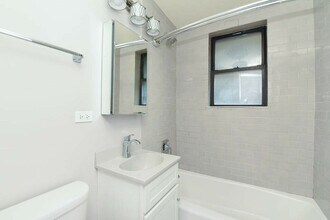 Building Photo - 817 W Lakeside Pl