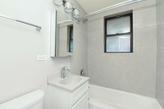 Building Photo - 817 W Lakeside Pl