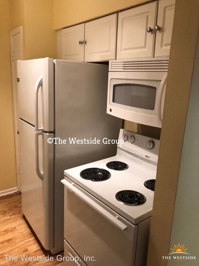 Building Photo - 1 br, 1 bath Apartment - 1911 San Gabriel St