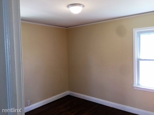 Building Photo - 1054 Henrietta Ave