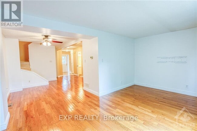 Photo du bâtiment - 55 Royal Field Crescent