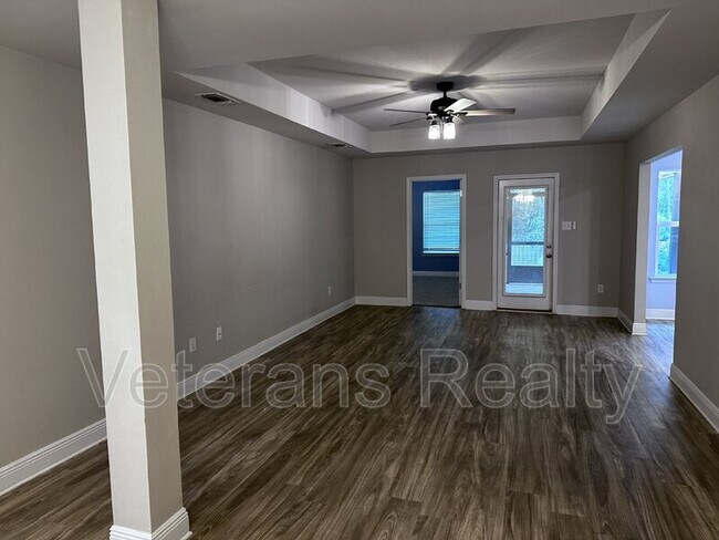 Foto del edificio - 14073 Fox Hill Dr