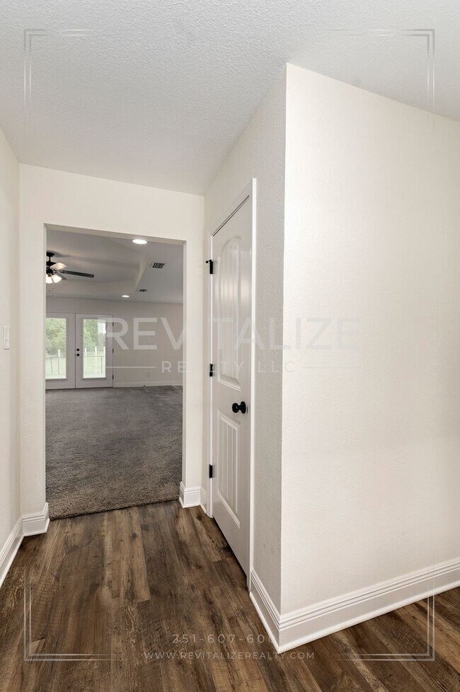 Foto del edificio - Elegant 4 Bed 3 Bath Cul-de-sac Home in Silverhill