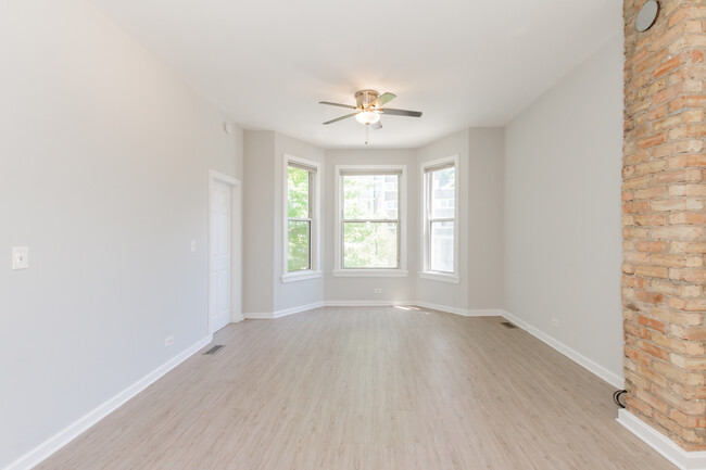 Foto del edificio - 5820 N Broadway