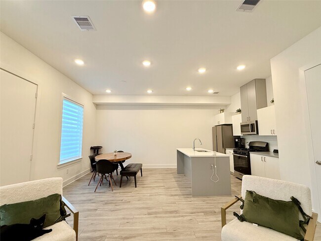 Foto del edificio - 9609 Habitat St