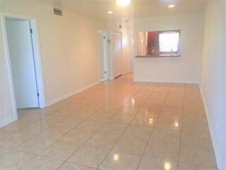 Building Photo - 9851 Sandalfoot Blvd