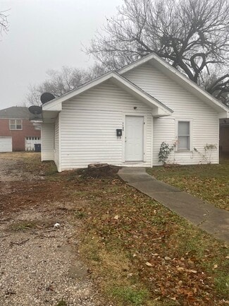 Building Photo - 1108 W Elder Ave