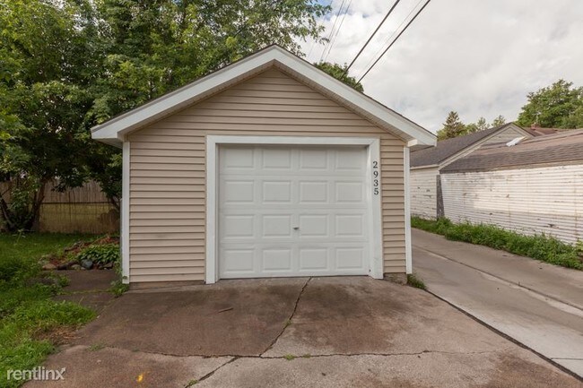 Foto del edificio - 3 br, 1.5 bath House - 2935 Sheridan Avenue N