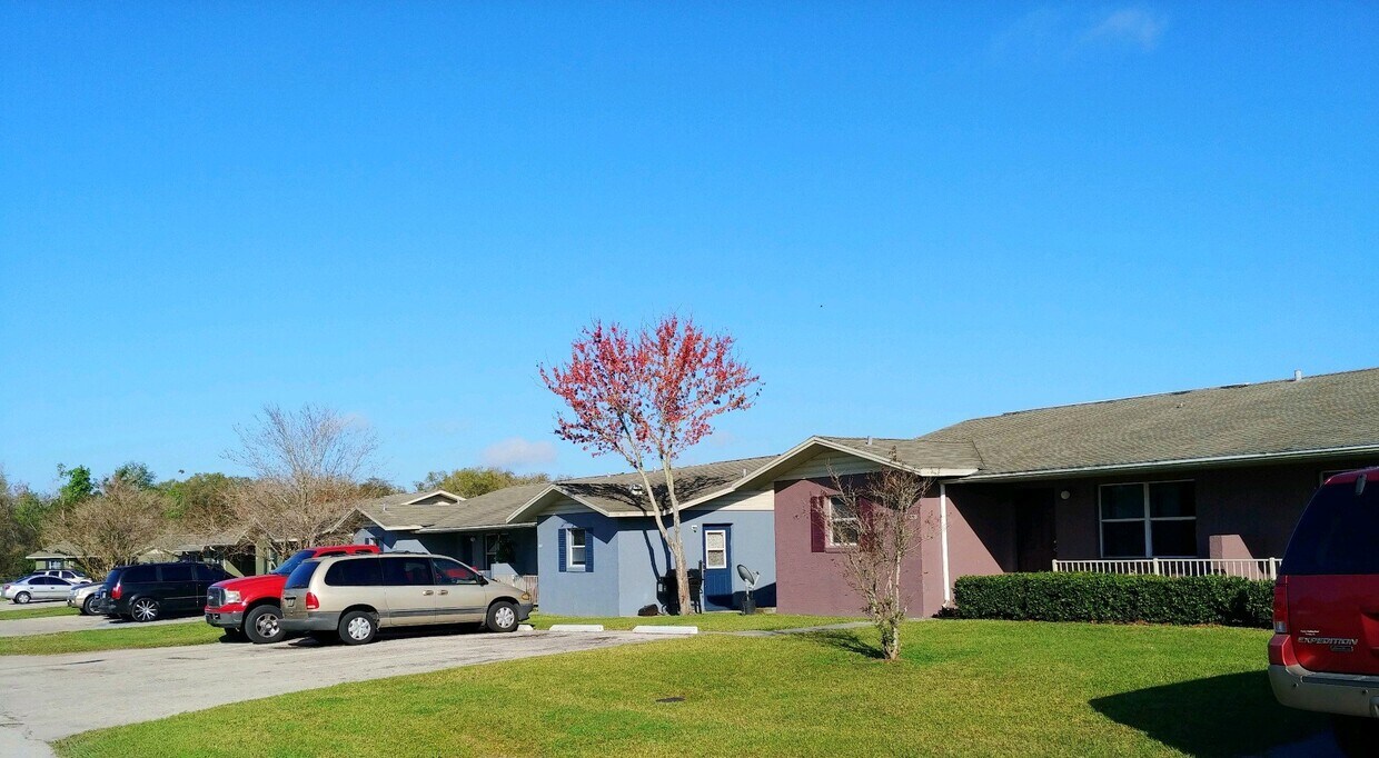 Building Photo - 860 Pleasant Way