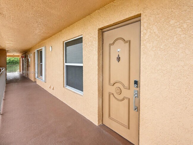 Foto del edificio - 4550 NW 18th Ave