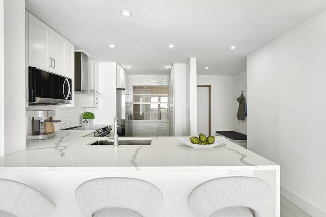 Building Photo - 3581 S Ocean Blvd
