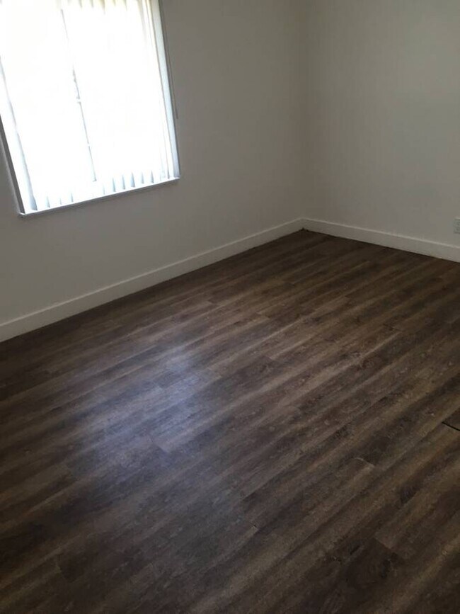 Foto del edificio - 969 Roseann Ct