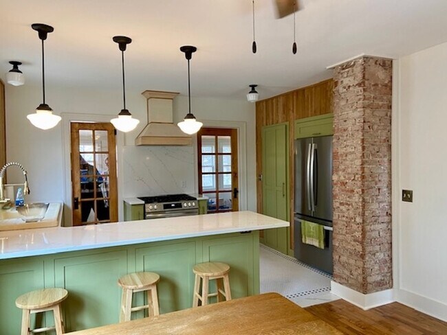 Photo - 412 W Ila St House